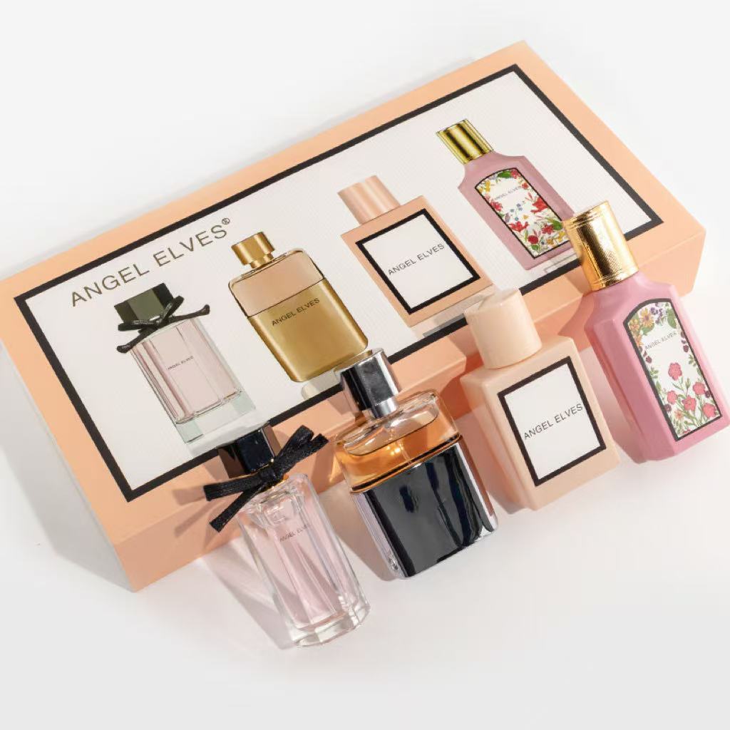 مجموعة هدايا عطور نسائية 4 في  - مراجعة Perfume Fragrance Price وسعره