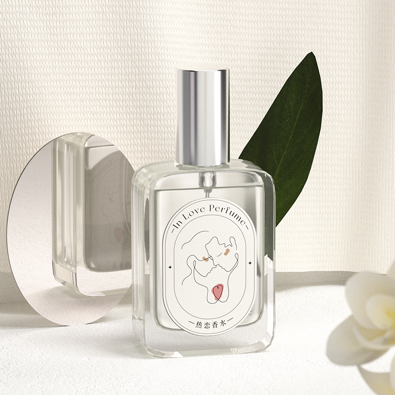 عطر نسائي In Love بنفحات زهرية - مراجعة Perfume Aqua Fragrance وسعره